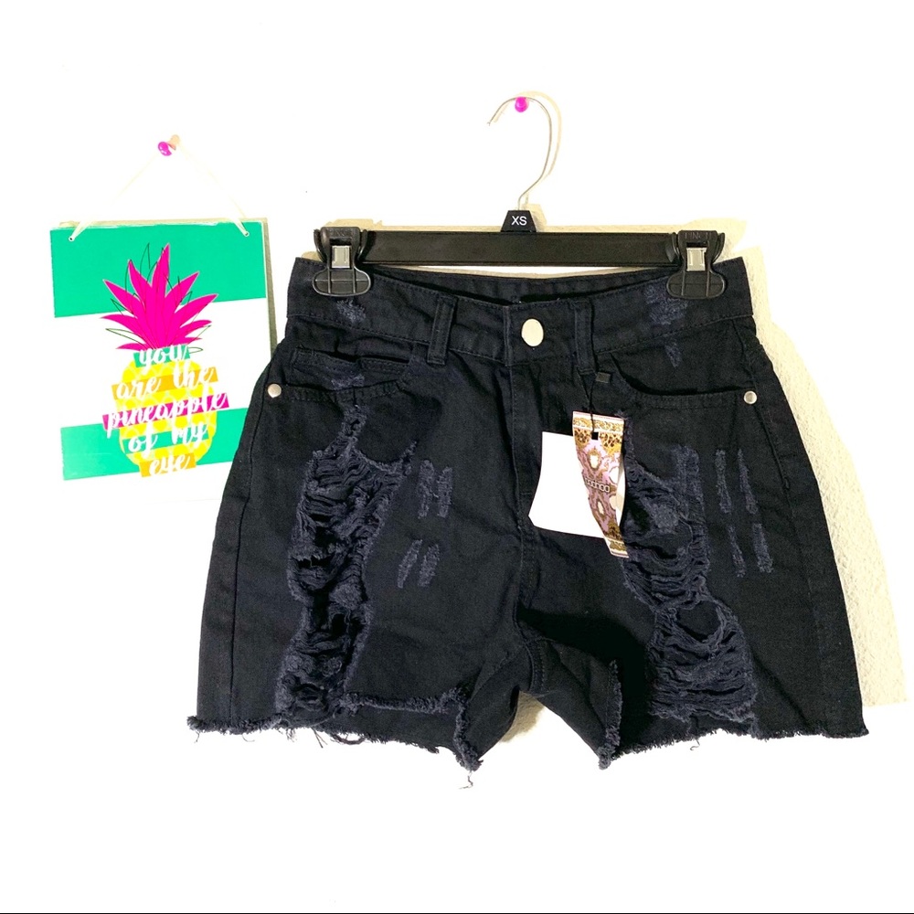 New Boohoo Black Distressed Shorts Size 2